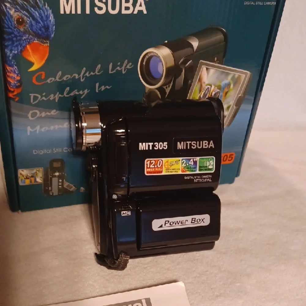 Black Digital Video Camera with LCD Screen Mittsuba MIT305